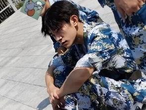 爆料明星军训视频,汗水铸就青春，军姿映照荣耀  第2张